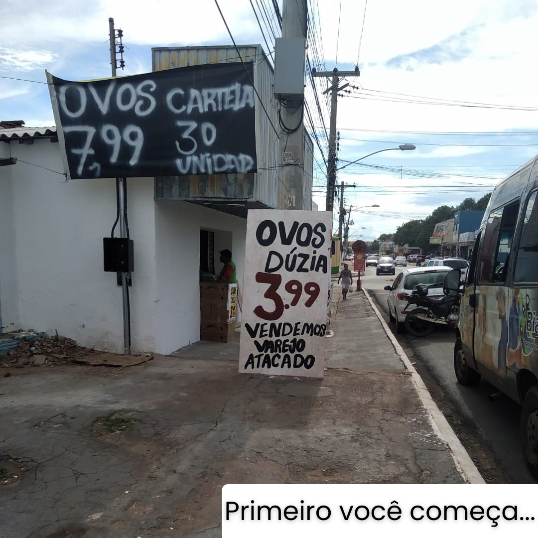 Primeiro ponto de venda com cartolinas escritas à mão